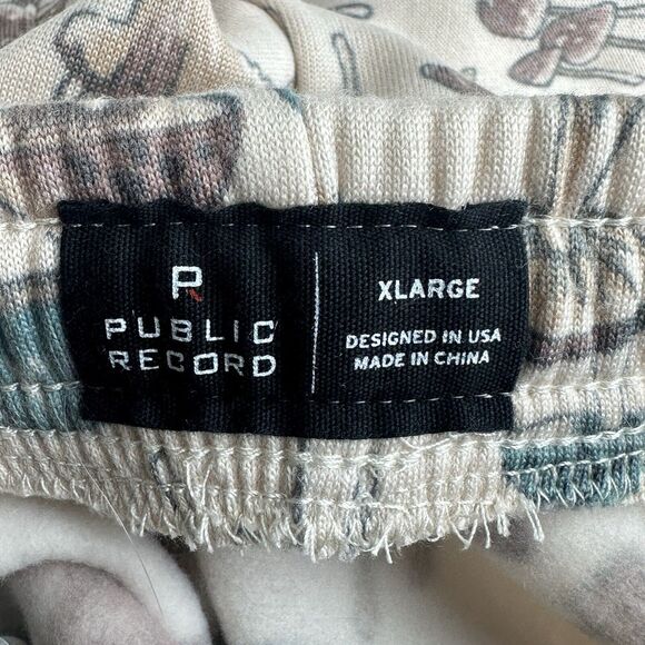 public record Pull on Drawstring Bermuda mushroom print Pockets shorts Size XL - Picture 6 of 8